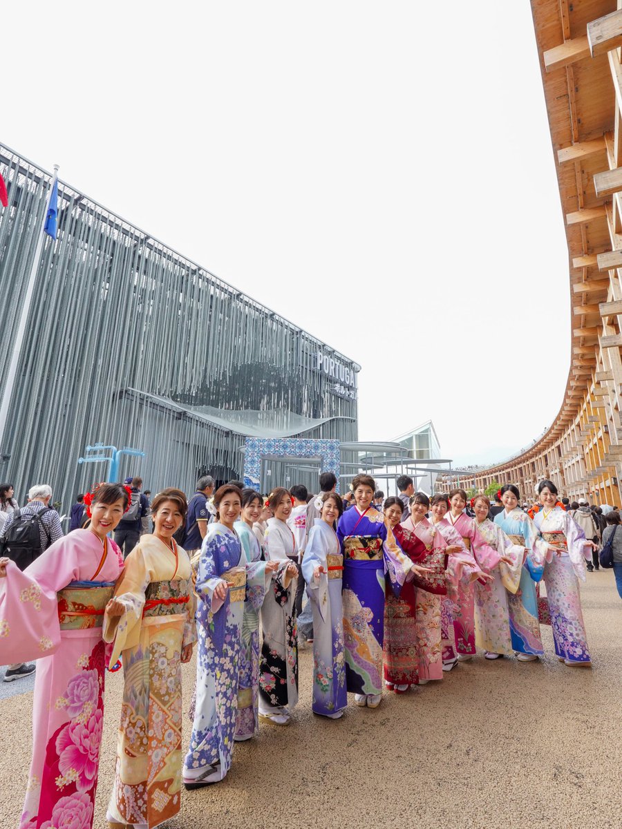 These lovely Japanese visitors brought their best smiles to the Portugal Pavilion — proof that great architecture makes for the perfect photo stop at Expo 2025 Osaka.🤗

Thank you for coming ♥️

🇯🇵
この素敵な日本人の来場者たちは、最高の笑顔でポルトガル館を訪れてくれました。