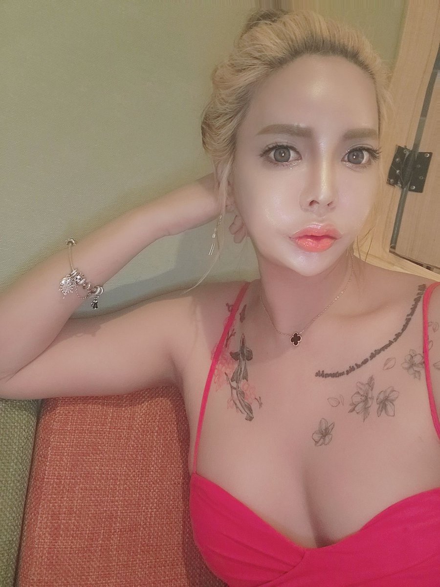 #쉬멜 #정 #트친 

후기없오요? 그런거 없구요 

사진본인이예요??저맞구요 

이상한소리좀 하지마세요!!

이것저것 따지는분 제일 싫어요 !