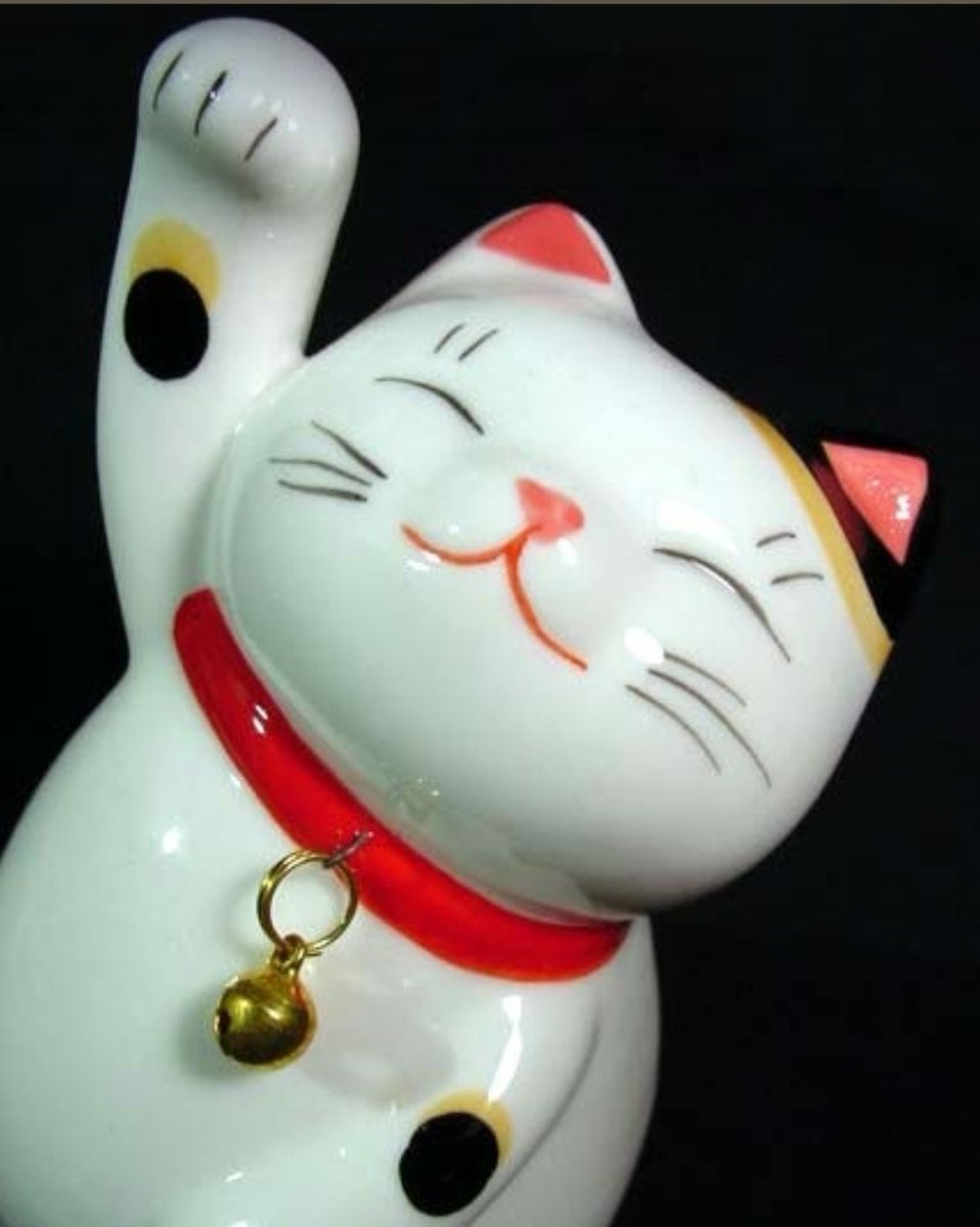 ほーら

ほら

ウソつきが
現れた

それは あなたから
生まれたよ

あなたに昔から
刺激する
出来心と

どこから来たのか
ウソつきと手を組んで

知らないうちに

脳内魔法で
痺れてゆく

人は人であるために
生きるなら

人でなくなったら
それはなんだろう

あなたは人に
生まれた

だーれだ

0297