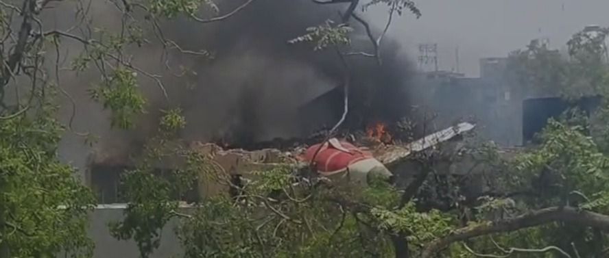 TimesNow's tweet photo. A passenger plane crashes at the #Ahmedabad Airport.

#PlaneCrash #AhmedabadAirport #PassengerPlane https://t.co/23ociS9nZs