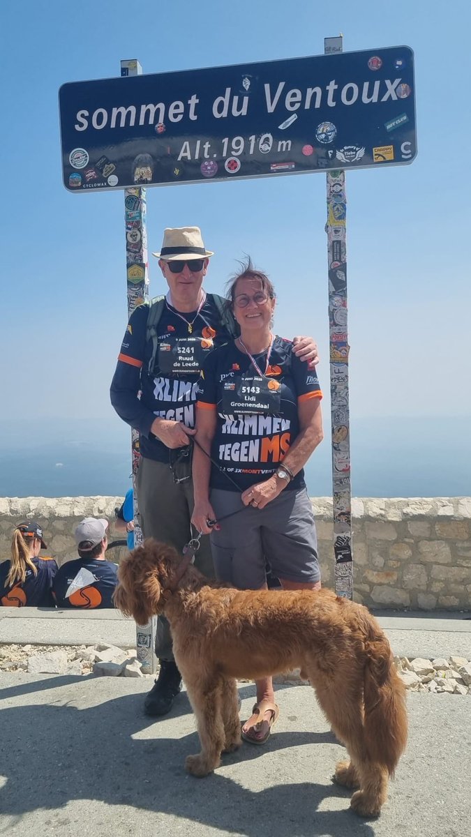 De Mont Ventoux opwandelen om geld op te halen voor meer onderzoek naar MS. Onze meer dan 100 sponsors kunnen tevreden zijn. We hebben het gedaan. Onze trots en dank zijn even groot!👏🏾👏🏾👏🏾