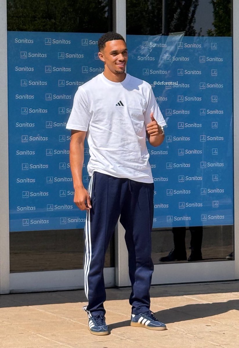theMadridZone's tweet photo. 🚨🚨 TRENT IS HERE! @JosePadi_ https://t.co/sZgEQc5VoU