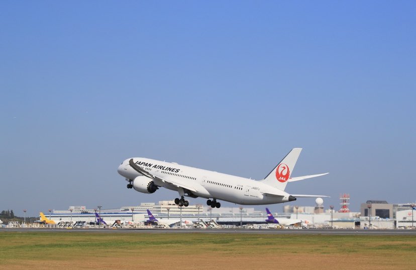 NRT_TOUR_INFO's tweet photo. 【普段は立ち入ることの出来ない成田空港非公開エリアをバスで巡る！成田空港スペシャルバスツアー✈️🚎発売開始📣】

✅実施日
・8月：22日(金)･23日(土)・24日(日)

詳しくは下記URLをチェック😉
https://t.co/AIr3YrNc3Q

#成田空港スペシャルバスツアー https://t.co/i9uZLbqTqs