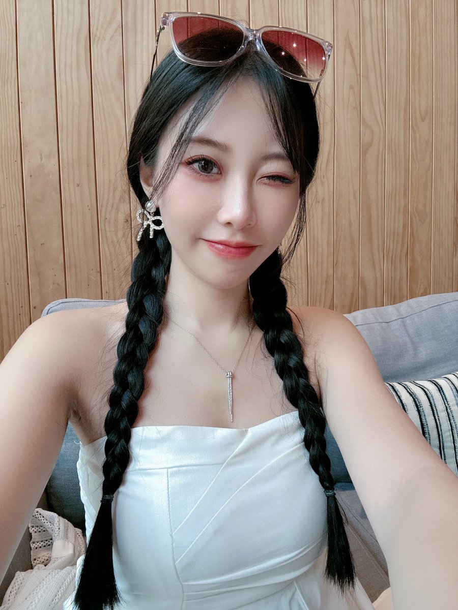 又是新的一週
不管這個世界要怎樣找我麻煩
帶著微笑就對了！😊

💕我的專屬連結💕
https://t.co/M6KMQTymgA

#玟妡WenHsin #玟妡 #性感小野馬
#微笑 #新的一週 https://t.co/bXEU4WAkI5