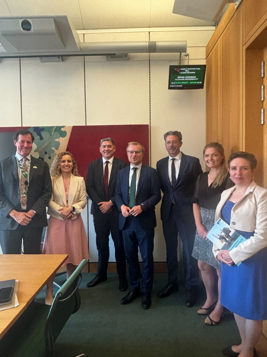 ClimateAPPG's tweet image. Yesterday we were delighted to host @mgshanks for a cross-party roundtable on the government's plans for the future of the North Sea.
As North Sea oil and gas reserves decline, it is vital that the transition to clean energy delivers for workers, communities and the climate.