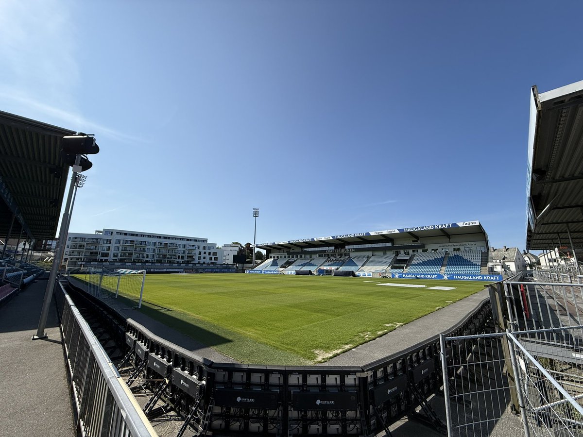 dorsetdom1905's tweet photo. Got to love a magic door 💙
FK Haugesund
#groundhopping #magicdoor https://t.co/Vgpn74G6xz