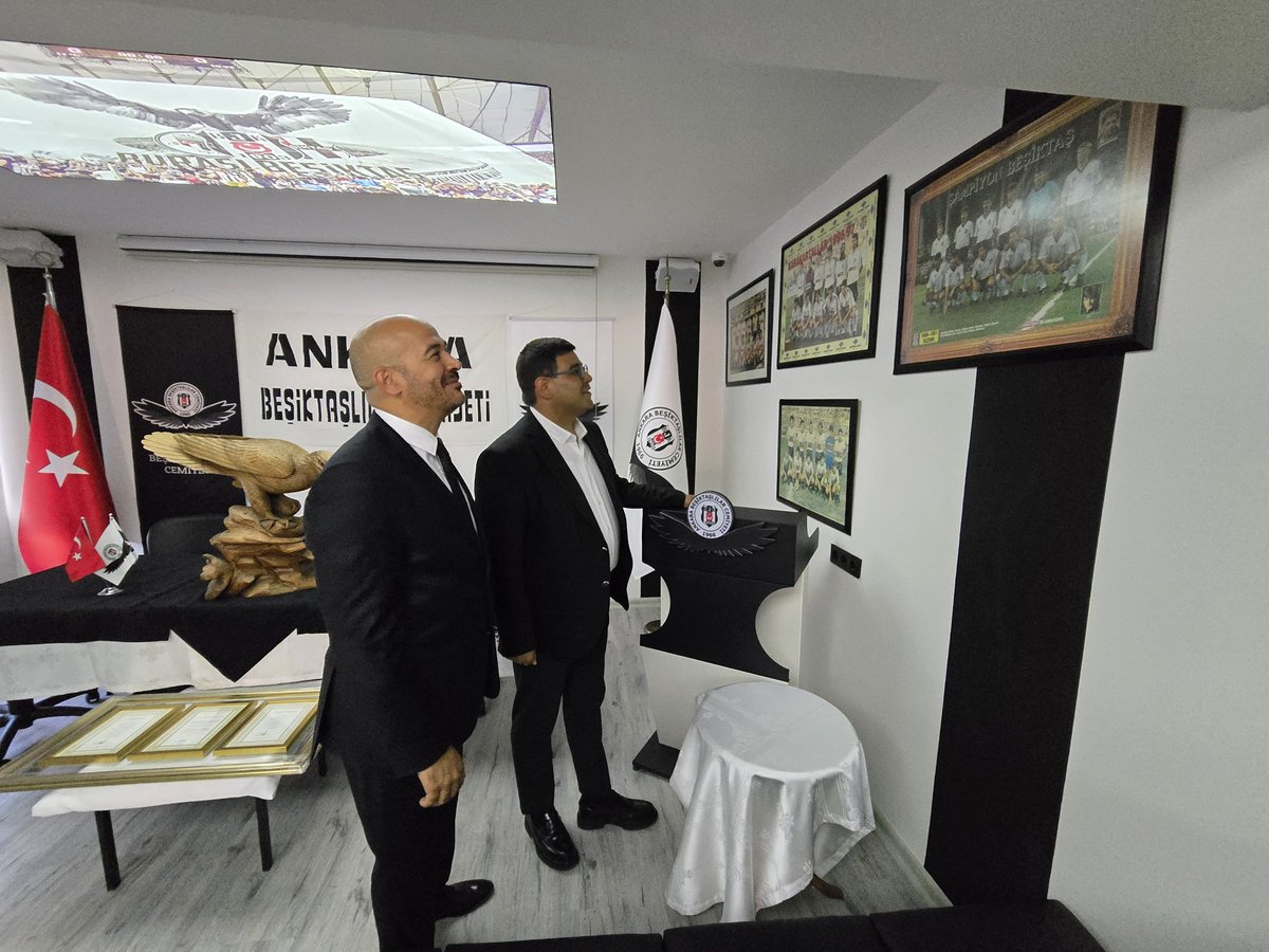 ’Sofralarımıza Bereket, Gönüllerimize Merhamet’’ temasıyla düzenlemiş olduğumuz Vakıf İftar Buluşmalarımıza yapmış oldukları değerli katkıları için  ve “Bayramlar Çocukların Gülüşünde Saklı” diyerek 500 kardeşimizin bayram kıyafeti hediyeleri için Ankara Beşiktaşlılar Cemiyeti’ne