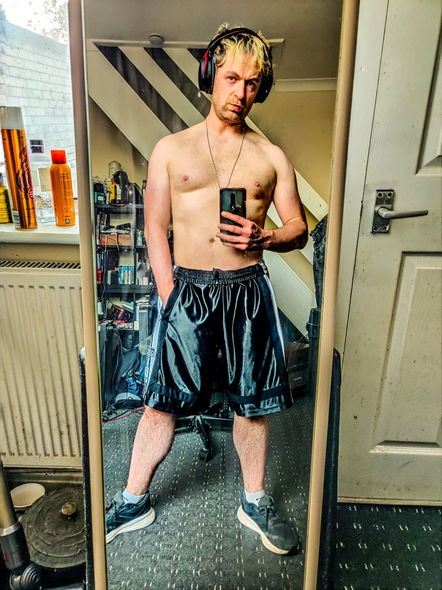 Marco Gabbiani - Dazzle & Spandex tweet media