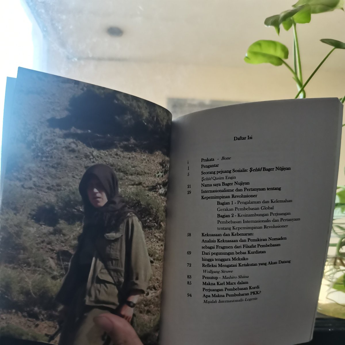 Masih tersedia harga Pre-order (Rp. 53.000,-) sampai 15 Juni: 'Internasionalisme dan Pertanyaan tentang Kepemimpinan Revolusioner' Oleh - Komune Internasionalis

A5 (14,8 x 20 cm)
112 Halaman
BookPaper 75gr (103 Halaman BW +9 Color)
Cover Artcarton 260gr

qrcbn.com/check/62-4243-…