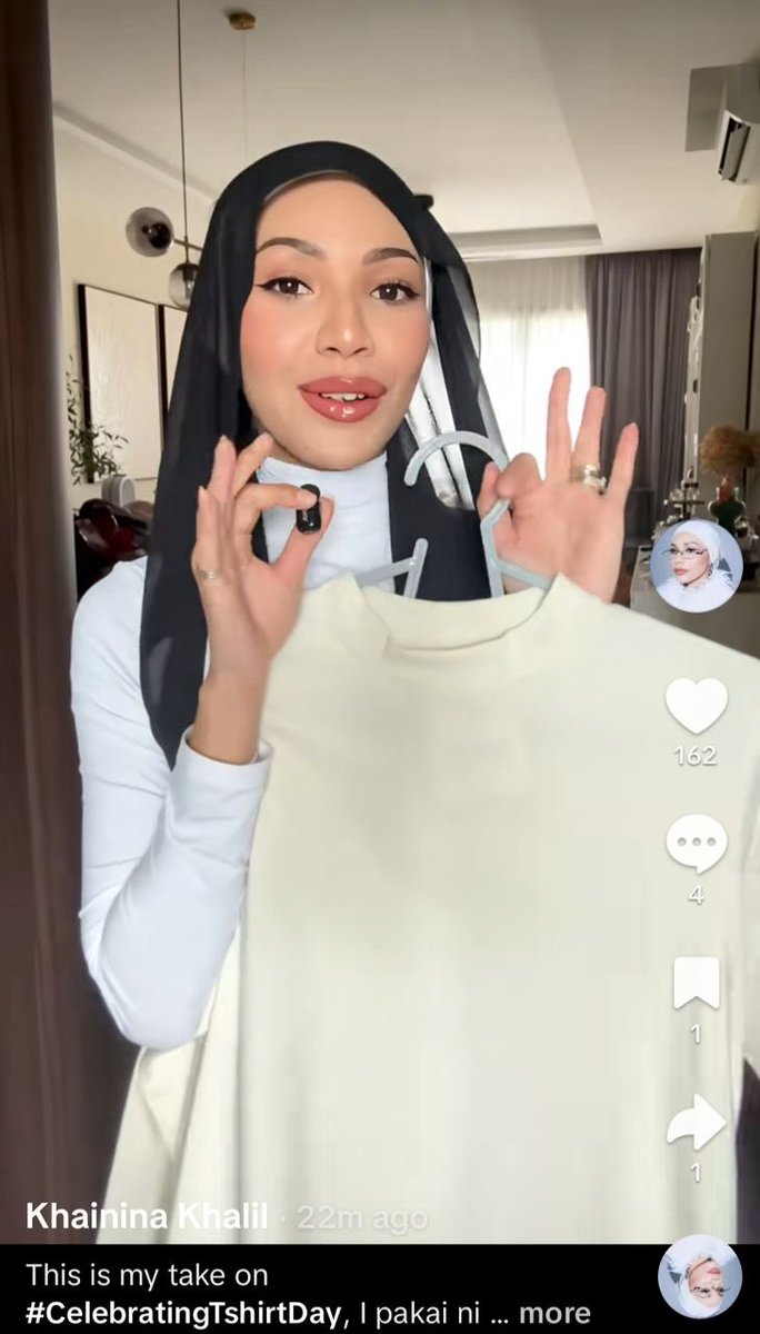 Azfarheri's tweet image. Tak tak sekarang  ni kenapa semua tshirt day tshirt day ni ? tengah scroll tiba tiba semua cakap pasal ni and mention Uniqlo! Helloooooooo i need to know. 😤