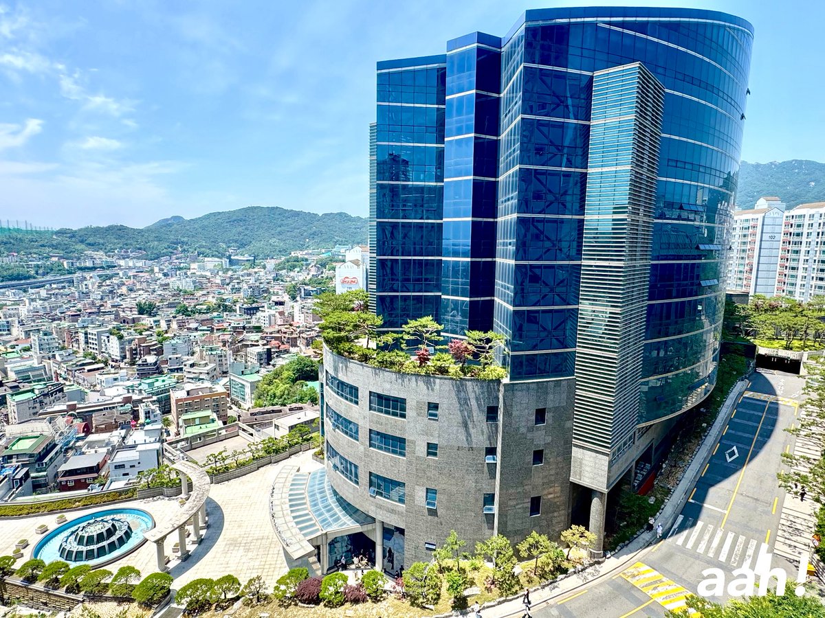 aah_education's tweet image. 本日の暑い日差しの中、西京大学校の夏学期のご案内も無事終了です。
人気のメイクデザイン学科、ビューティーセラピー&メイクアップ学科や舞踏芸術学部、グローバル観光経営学科など外国人学部も充実していて語学堂から弊社進学プランで学部進学される方も多い学校です。
aah-e.net…