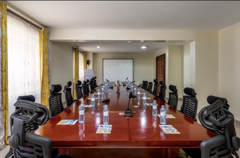 LeConfidentiel_'s tweet image. Looking for the perfect spot to host your next party or conference? 🎉📢
@LeConfidentiel_ has it all! spacious parking, cool chill zones, and a vibe that sets the tone for success or celebration. 🍸✨
Book your event with us and make it unforgettable. #LeConfidentielExperience