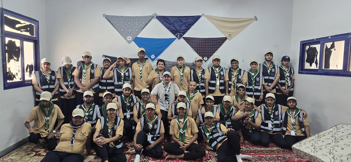 Najran_Univers's tweet image. حصدت كشافة جامعة نجران المشاركة في حج هذا العام 1446 هـ عدداً من الجوائز بعد مشاركتها في معسكرات الخدمة العامة في #المشاعر_المقدسة، وذلك بالحصول على:
• درع المركز الأول في المونتاج – الطالب عبدالرحمن مبارك الصيعري.
• درع المركز الخامس في المونتاج – الطالب عبدالله يسلم الصيعري.…
