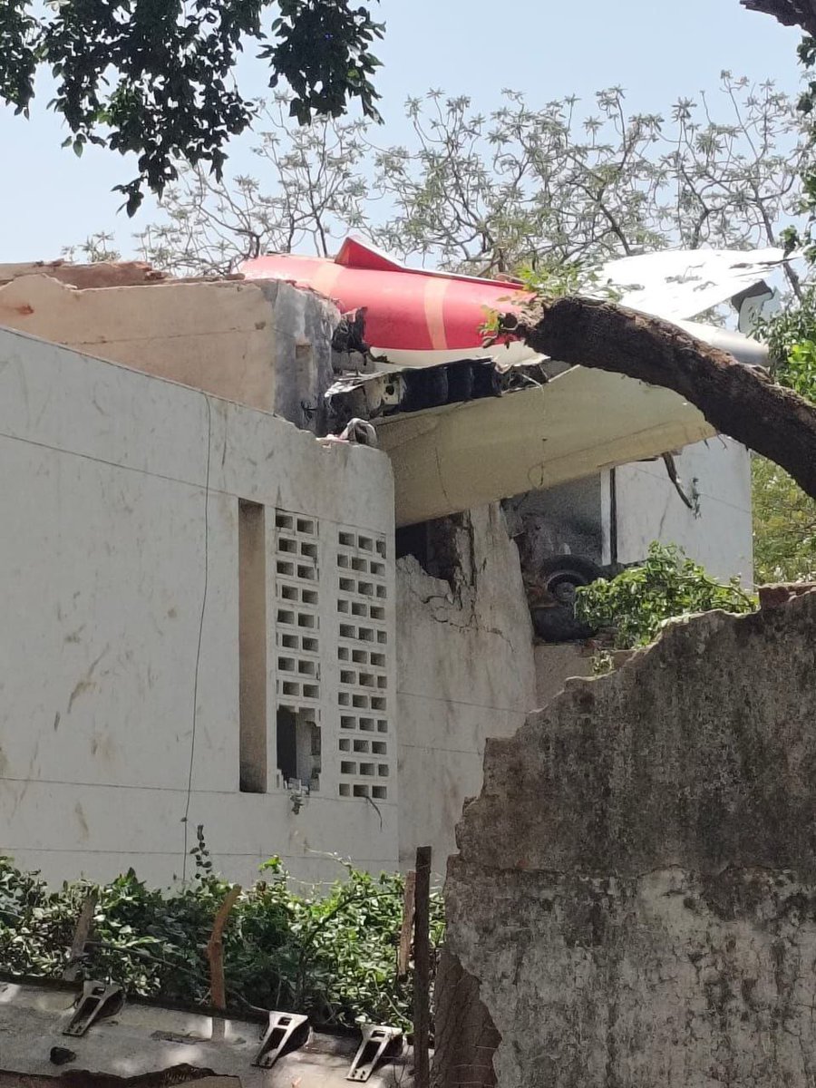 Indian_Analyzer's tweet photo. 📢 Ahmedabad–London flight had 242 passengers onboard, including several VVIPs in #PlaneCrash.

Passenger list confirms former Gujarat CM Vijay Rupani was onboard.
~ Scary visuals emerging. Tragic incident, praying for minimum casualties 🙏🏼 https://t.co/TS7cS2Sdsf