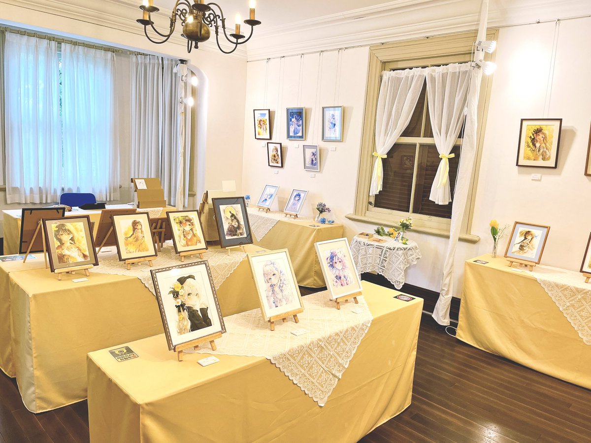 昨日個展が終了し、無事お家に帰ってきました。
想像以上にたくさんの方に来ていただいて、お話もすることができ、とっても幸せでした(*´꒳`*)
遠方から足を運んでくださった方、作品をお迎えくださった方、差し入れやお声がけ、ふらりと立ち寄って興味を持ってくださった方…