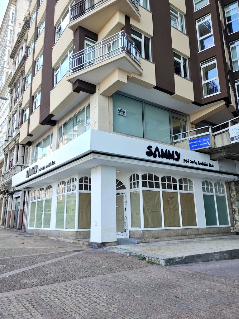 #Coruña - Linares Rivas es el lugar elegido para abrir el primer Pet Café 🐶☕ de la ciudad.

Sammy además de una carta especial para perros 🐕🐩 contará con tostadas 🍞, dulces 🥐, bubble tea 🍵... 

#PróximaApertura 🍴🐕‍🦺