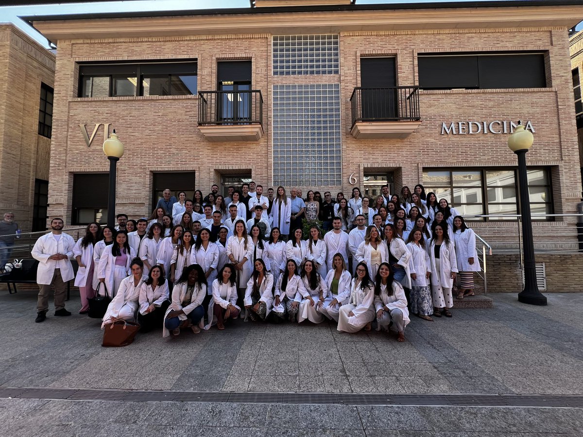 GRADO EN MEDICINA UCAM (@ucam_medicina) on Twitter photo 🩺Hoy se cierra una etapa para nuestros futuros médicos de <a href="/UCAM/">UCAM Universidad</a>,
pero se abre un camino apasionante de retos, crecimiento y vocación.
🧑⚕️¡Enhorabuena a los alumnos de 6° del Grado en Medicina de 2025!
El mundo os espera con los brazos abiertos.
#Medicina #UCAM 🩺Hoy se cierra una etapa para nuestros futuros médicos de <a href="/UCAM/">UCAM Universidad</a>,
pero se abre un camino apasionante de retos, crecimiento y vocación.
🧑⚕️¡Enhorabuena a los alumnos de 6° del Grado en Medicina de 2025!
El mundo os espera con los brazos abiertos.
#Medicina #UCAM