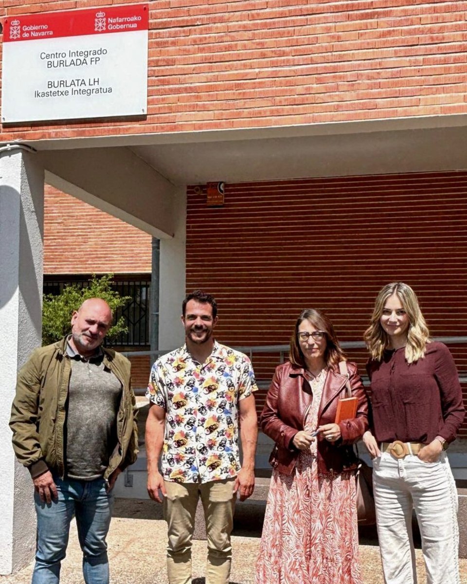 NavFilm's tweet image. 🎬 El Clúster Audiovisual de Navarra (CLAVNA) ha firmado un convenio de colaboración dual para impulsar la Formación Profesional en la comunidad.

🎬 Nafarroako Ikus-entzunezko Klusterrak (CLAVNA)
lankidetza-hitzarmen duala sinatu du erkidegoan
Lanbide Heziketa sustatzeko.