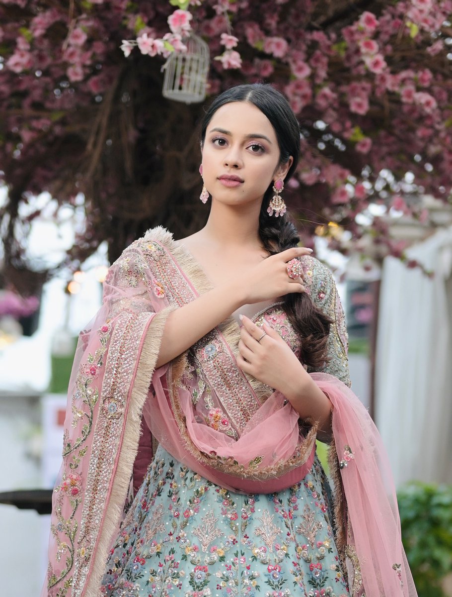 .<a href="/nitanshi_goel/">Nitanshi Goel</a>‘s birthday is National Phool Day. I don’t make the rules 💕🌷