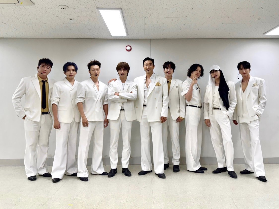 ABSCBNNews's tweet photo. Get ready, Filipino ELF! 

K-pop group Super Junior is bringing their 20th anniversary tour, “Super Show 10,” to the Philippines. The show will be held at the Mall of Asia Arena on Oct. 4 | via @jaehwabernardo 

(📷: @SJofficial) https://t.co/AwTOp1vXti