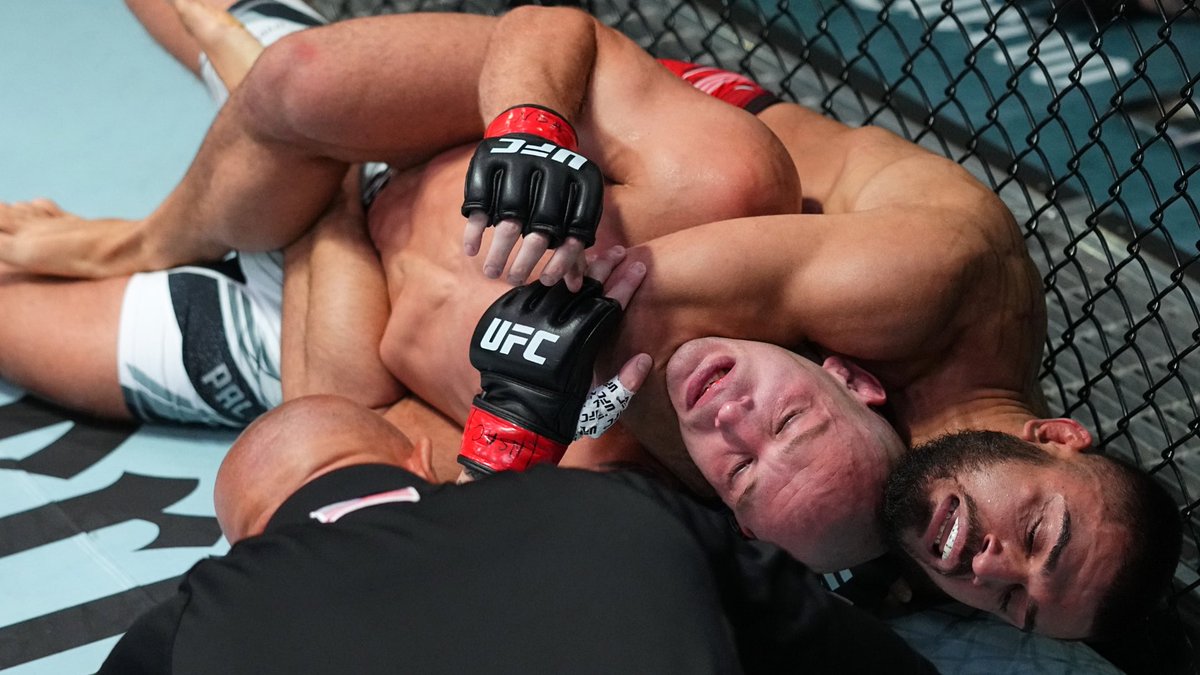 deathtouchufc's tweet photo. @PalatnikovMMA @Bendaman2001 instead of spending all day being racist on the internet, you should worry about coming back in one piece after hawes. 
good night 😃 https://t.co/rTRQbMwQ9Q