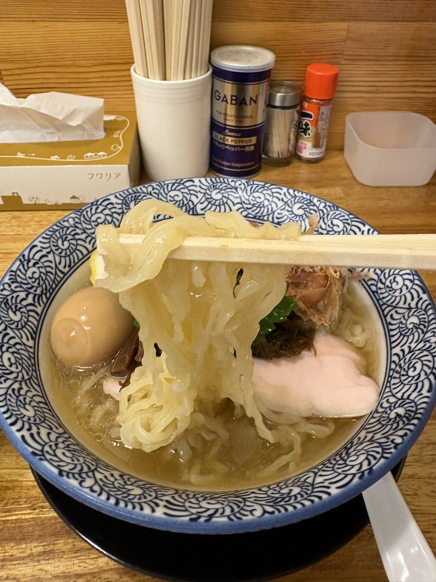 hiroichiR12RT's tweet photo. 麺屋つるるさんの季節もの
もずく冷し🍜、本日いただきました😋
今年のバージョンはデフォルトの
極太麺から太麺(位)に専用化
ちぢれっ気は同じなのでスープが更に絡んでたまらんです😇
@menyatsururu https://t.co/NIGbkZgznr