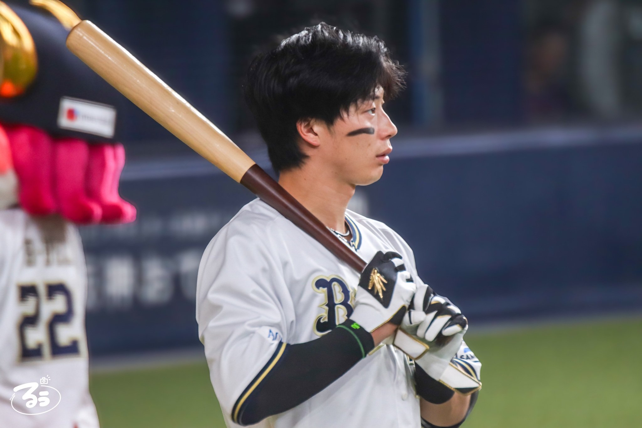 廣岡大志バット オリックス・広岡大志 新たな相棒と迎えた27歳誕生日の“贈り物
