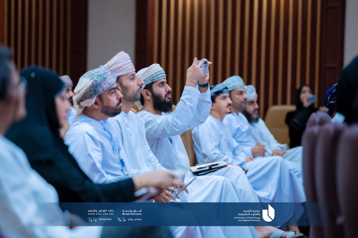 #يوتاس 

نظّم مركز الدراسات التحضيرية برئاسة الجامعة ورشة عمل توعوية حول إعادة هيكلة البرنامج التأسيسي، بمشاركة ممثلي الهيئات الأكاديمية وقطاعات الصناعة وممثلي الطلبة. 

استهلت الورشة بعرض مرئي قدمته الدكتورة فايزة الذهلي رئيسة لجنة تطوير ومراجعة المناهج (CDRC)، تناولت فيه