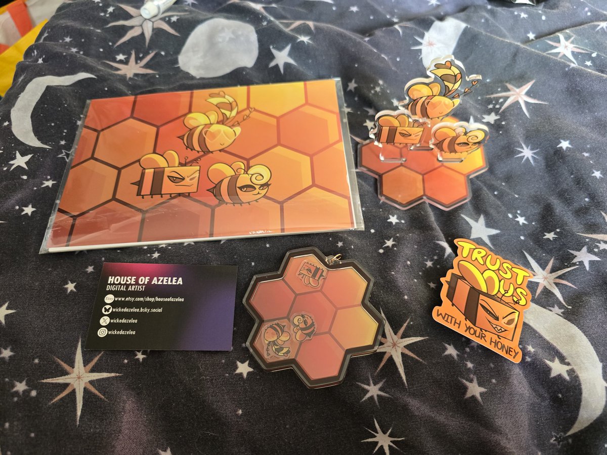 Jade_C93's tweet image. Got two parcels when I came home my amazing assistant by @SolteMuse 🥰 and my Vees by @wickedazelea 🥰 both i 100% recommend. Will leave a link to their etsys below
etsy.com/uk/shop/SolteM…
etsy.com/uk/shop/HouseO…