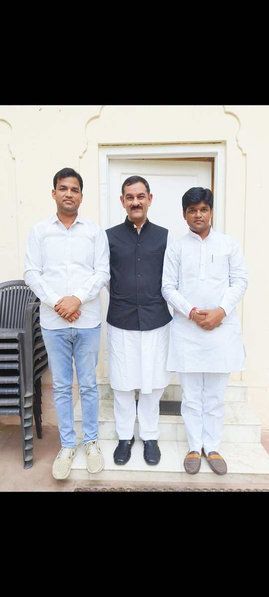 AdityendraKuma4's tweet photo. कांग्रेस महासचिव, पूर्व केंद्रीय मंत्री और असम के प्रभारी माननीय श्री @JitendraSAlwar जी को जन्मदिन के अवसर पर हार्दिक बधाई और शुभकामनाएं।

ईश्वर से आपके दीर्घायु जीवन और उत्तम स्वास्थ्य की कामना करता हूं। https://t.co/wZTWtooBMb
