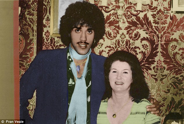 lorraineelizab6's tweet image. Philomena Lynott (22 Oct 1930 #Crumlin #Dublin-12 June 2019 #Dublin). Mum of @ThinLizzy_'s Phil Lynott. Her autobiography, My Boy, is about their relationship. Proprietor of Clifton Grange Hotel in Manchester (accommodation for a number of bands in 70s). en.wikipedia.org/wiki/Philomena…