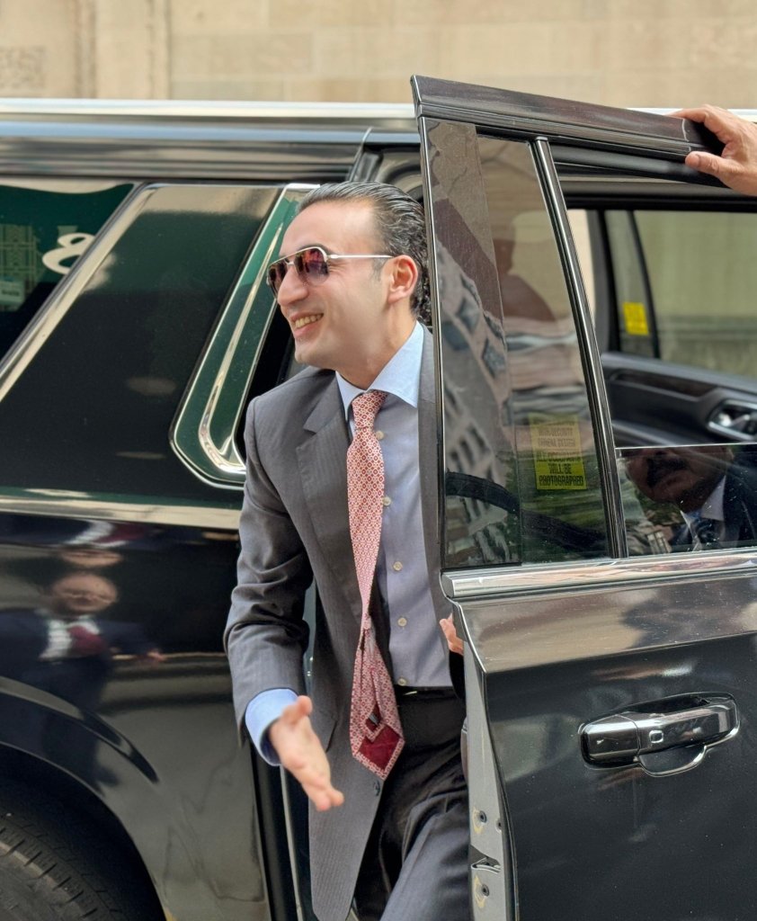 سفارتی جنگ کے فاتح ، بھارت کی نیندیں حرام کرنے والے ہیرو، ایشیا کے عظیم لیڈر بلاول بھٹو زرداری کے لیے آپ کی طرف سے کوئی ایک جملہ ---؟

ان کے پاکستان کی خاطر عید پر بھی دیار غیر میں کام کو آپ کس طرح دیکھتے ہیں --؟

جواب لازمی دیں ۔
شکریہ