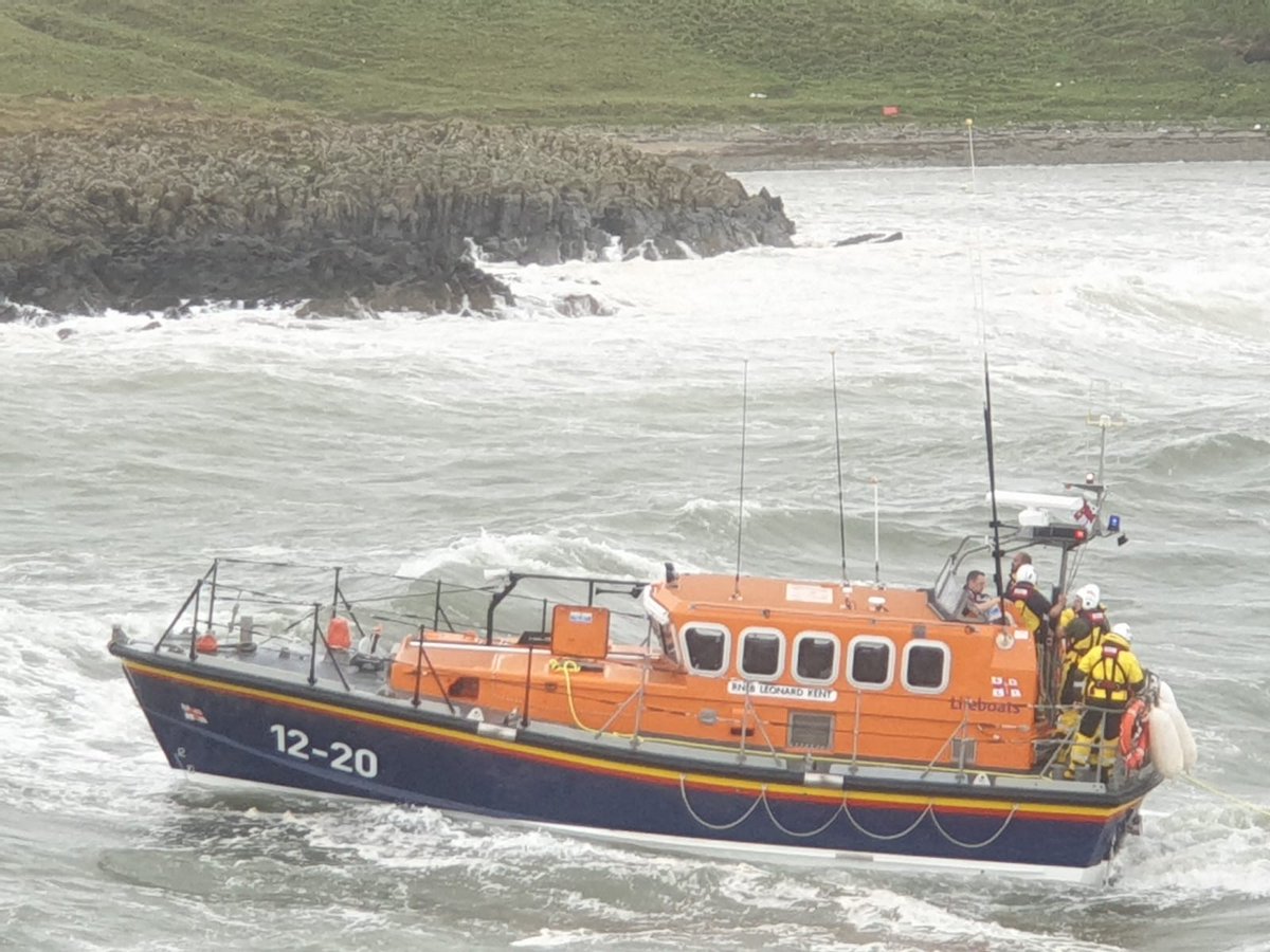 Newcastle RNLI assists lone sailor after vessel has engine problems rnli.org/news-and-media…