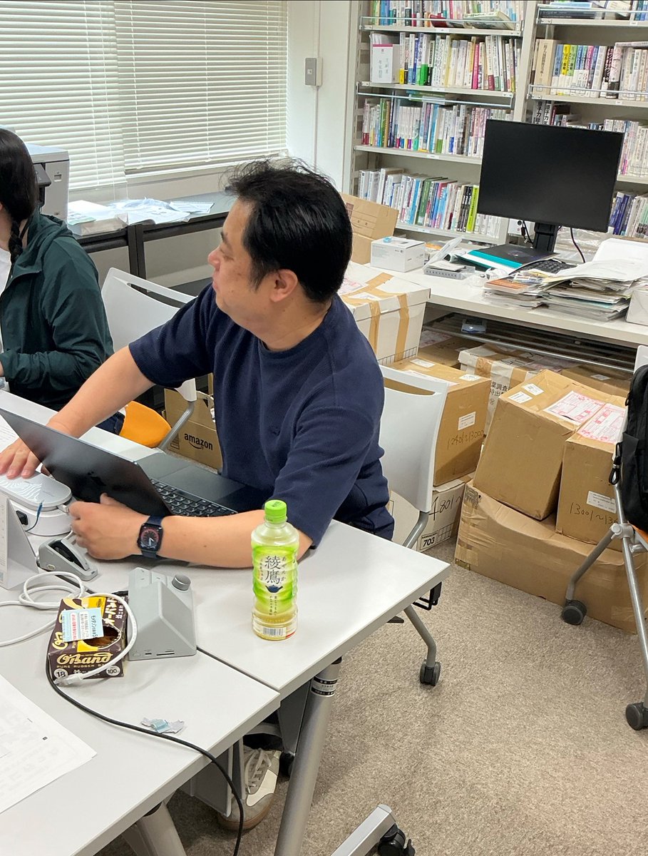 立命館大学災害危機レジリエンス研究センターの丹波史紀センター長です。笑顔で打ち合わせをするセンター長。災害危機レジリエンス研究センターをよろしくお願いいたします🙂
#復興
#福島
#災害
#立命館大学
#フィールドワーク
#災害危機レジリエンス研究センター
#CDR
#研究