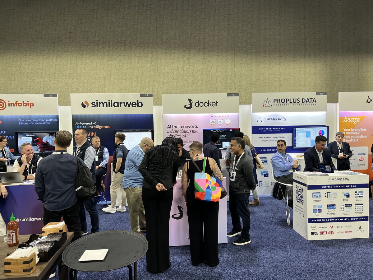getdocketai's tweet image. Our Booth was BUZZING at the Gartner Marketing Symposium 

We had CMOs, VPs, and curious marketers stop by to see the AI Seller in action — and the reactions said it all:

🤯 “That’s not a human?”
💬 “It’s holding a real conversation!”
📈 “This is what we’ve been missing.”