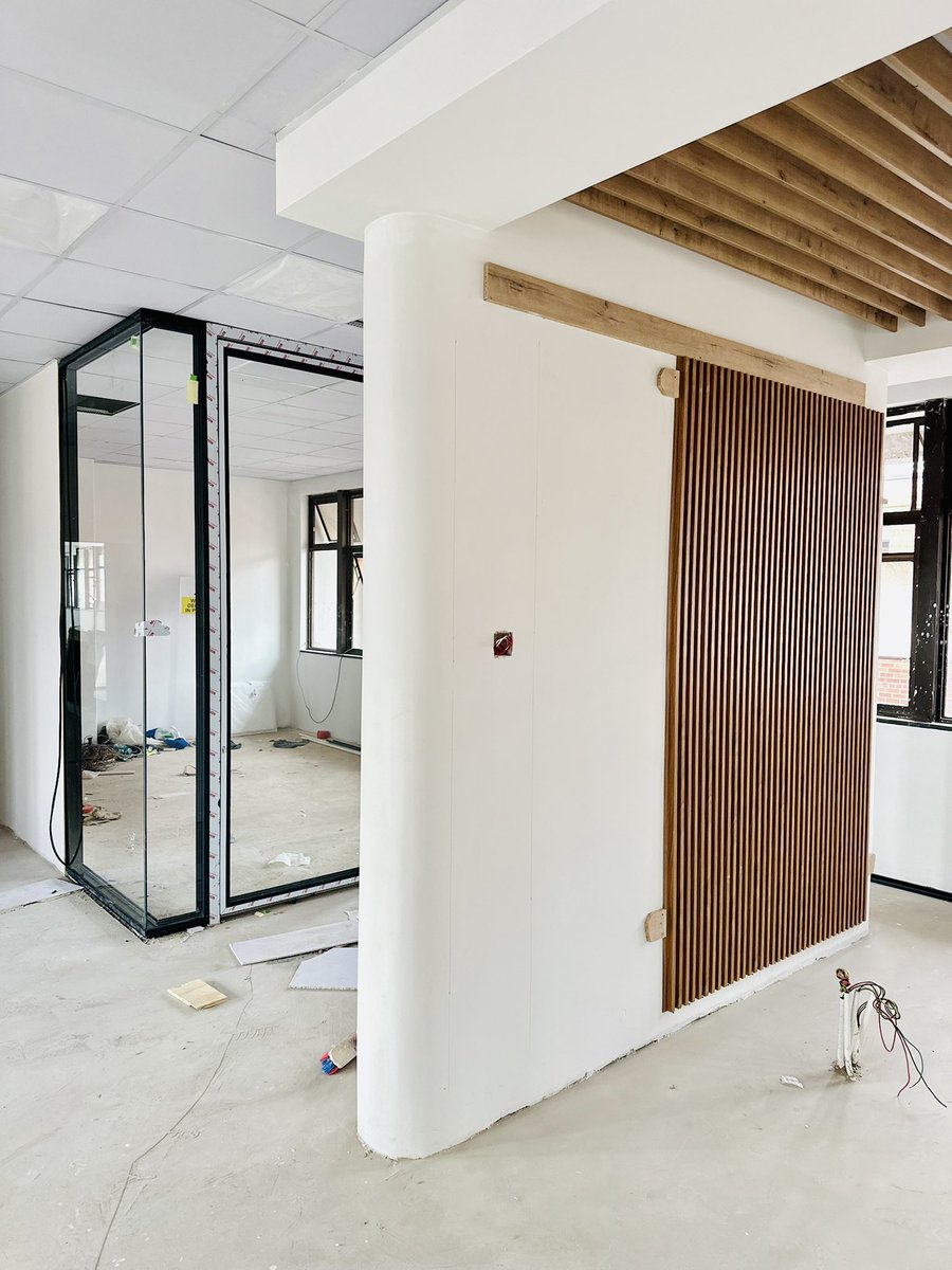 Giving this dated office building a new lease of life, creating functional work spaces…

The Turnbury way!

We are cooking🍯🍯🍯