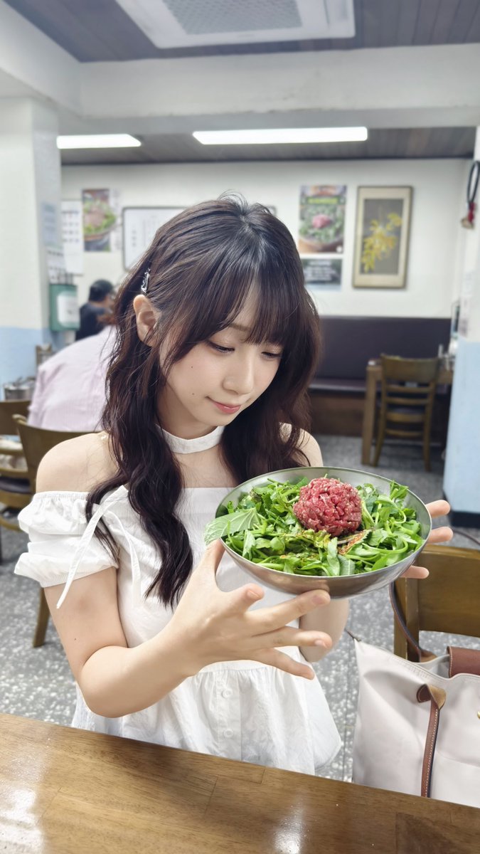 iorimoe_five's tweet photo. なまにく たべた

#きゅるん https://t.co/yIhPxnnyey