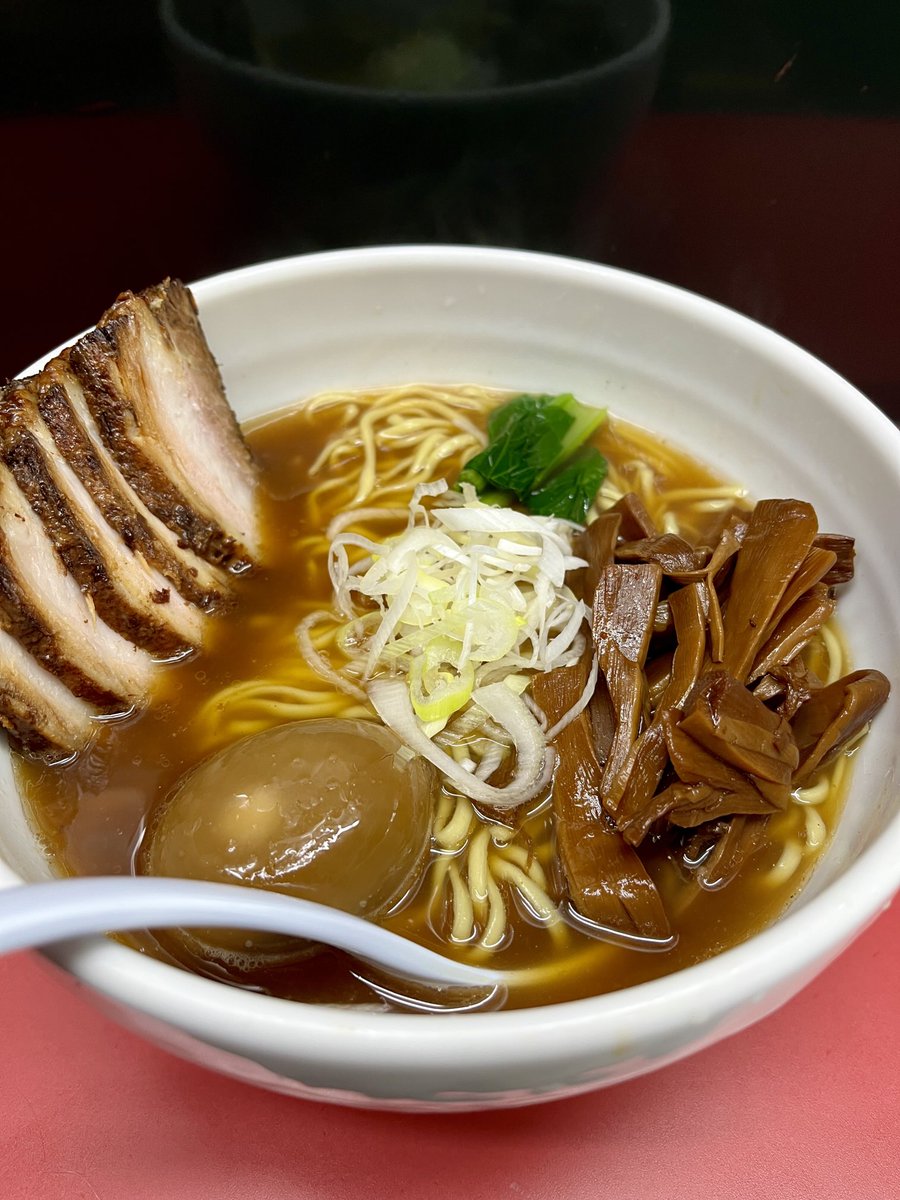 おいしい麺

製麺所変わって少しコシが強くなったかも、これもまたおいしい麺