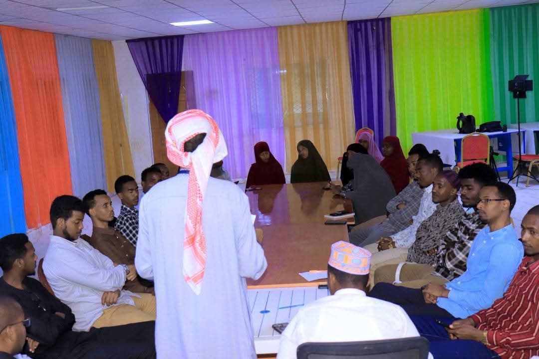 CODHNET's tweet image. 🚨 Somali youth are dying in the desert &amp;amp; sea.

@CoDHNet held forums/workshops reaching 1,500+ voices across 6 regions.

🗣 Causes: unemployment, conflict, hopelessness
✅ Solutions: jobs, peace, gov’t strategy

📣 We demand action!
#YouthMigration #Somalia #CoDHNet #Advocacy