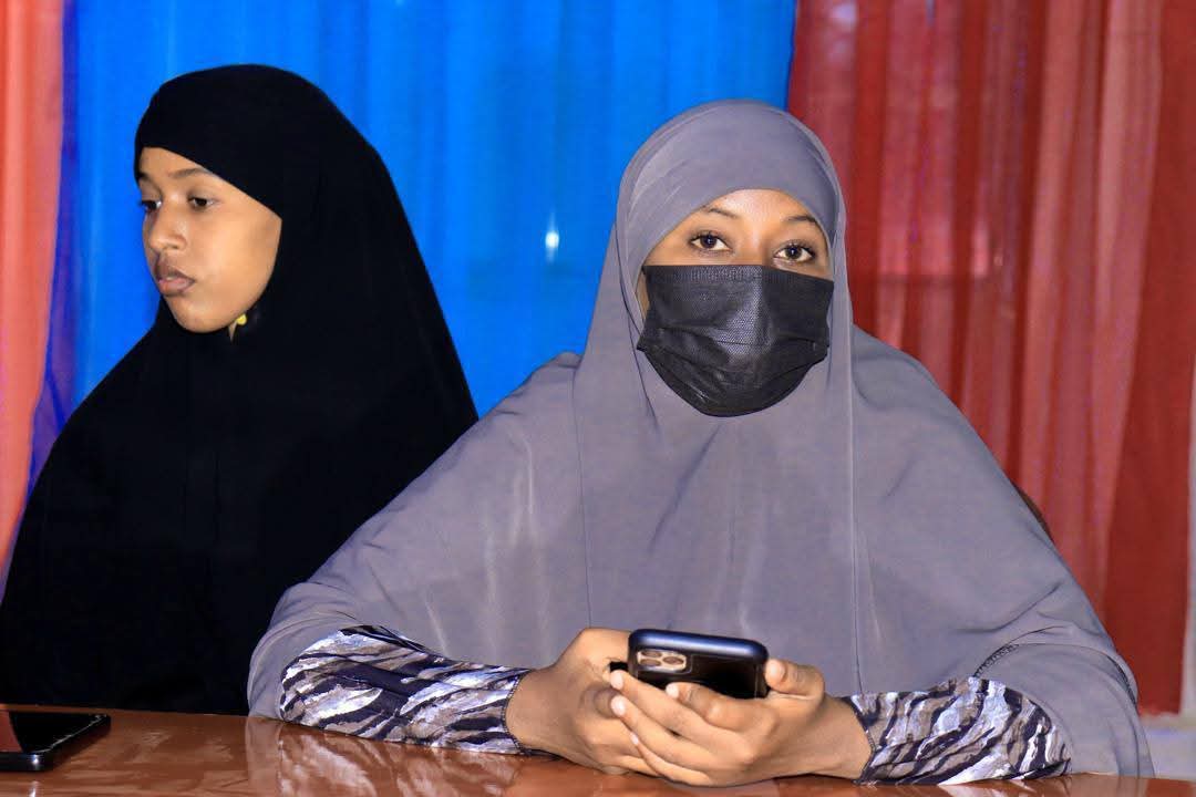 CODHNET's tweet image. 🚨 Somali youth are dying in the desert &amp;amp; sea.

@CoDHNet held forums/workshops reaching 1,500+ voices across 6 regions.

🗣 Causes: unemployment, conflict, hopelessness
✅ Solutions: jobs, peace, gov’t strategy

📣 We demand action!
#YouthMigration #Somalia #CoDHNet #Advocacy