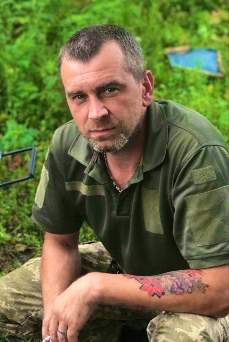 Захищаючи Україну, на Покровському напрямку фронту загинув воїн-гранатометник Михайло Лецюк із Львівської області.
Захисникові тепер навіки 41 рік, у нього лишилися дружина й донька.

Вічна памʼять !