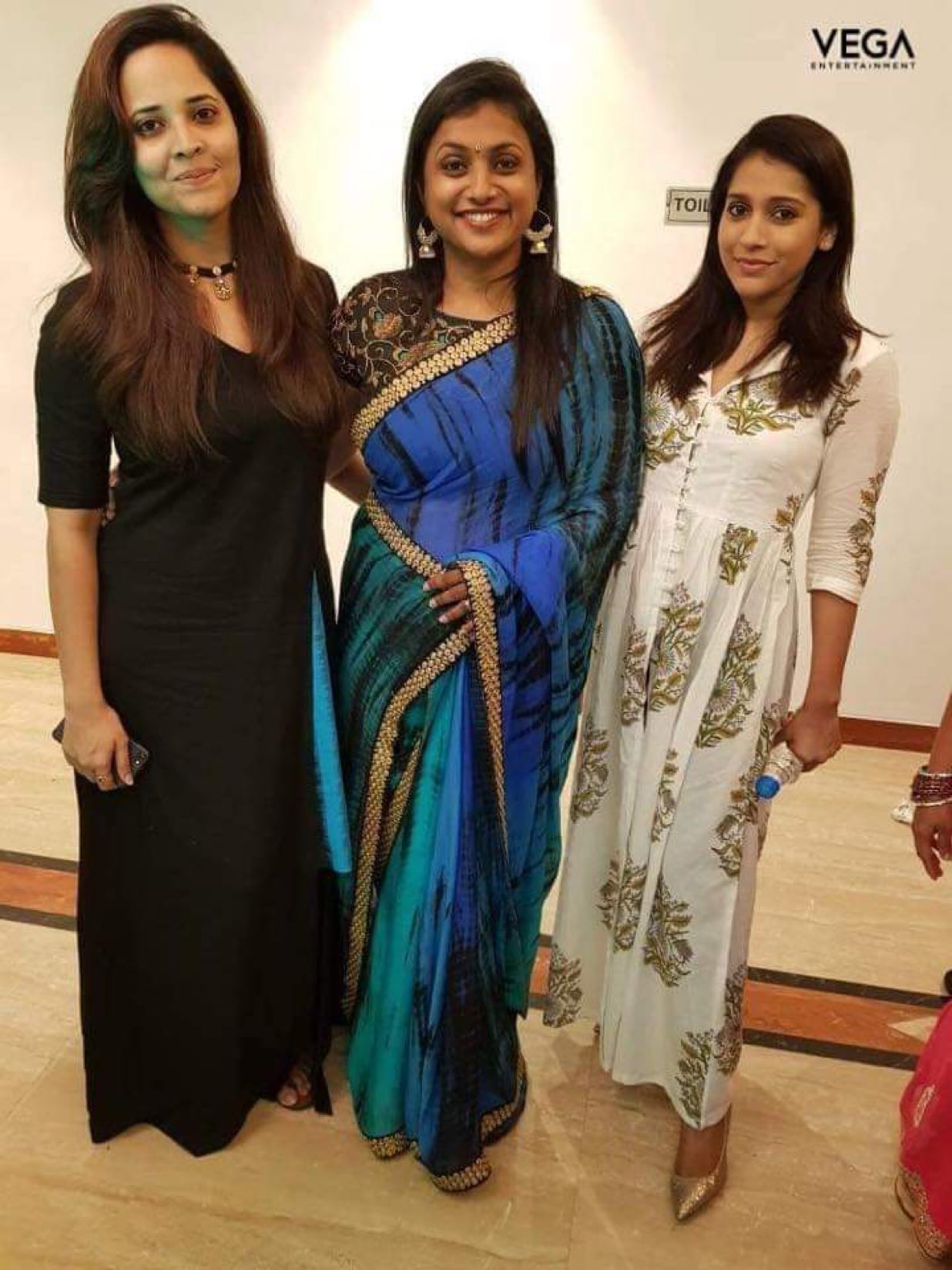 Roja Selvamani Biography TV Shows, Husband, Age, Net Worth, Daughter iiQ8