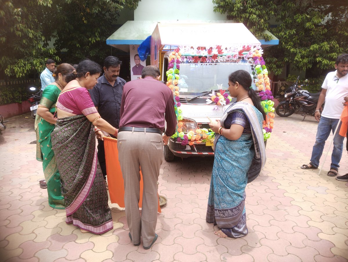 BDO DERABISH (@bdoderabish1) on Twitter photo Flag off of Vikas vahan by   CHAIRPERSON,BDO AND CDO-CUM-EO,ZILLAPARISHAD, KENDRAPARA Flag off of Vikas vahan by   CHAIRPERSON,BDO AND CDO-CUM-EO,ZILLAPARISHAD, KENDRAPARA