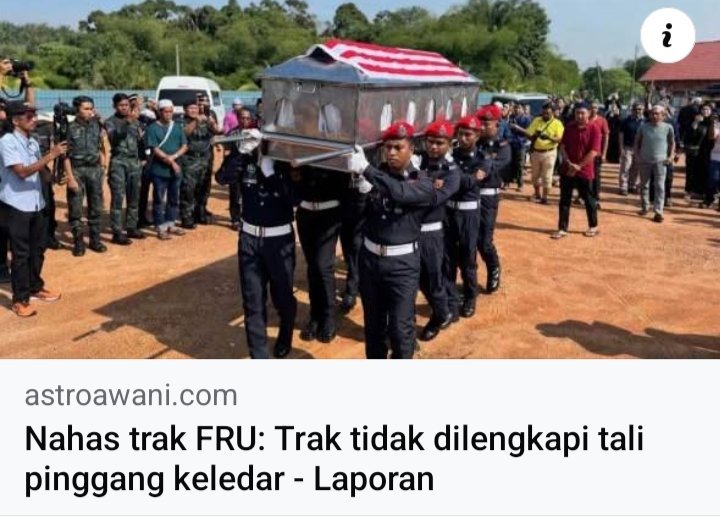 MarwanMahmud's tweet photo. Selama ni memang ada ke tali pinggang keledar di belakang trak askar dan polis termasuk yang angkut banduan dari penjara? 

Atau memang tak ambik tau langsung sehingga lah berlaku banyak kematian?

Saja tanya.. 📏🙄 #RoadSafety https://t.co/lXM850HKJh