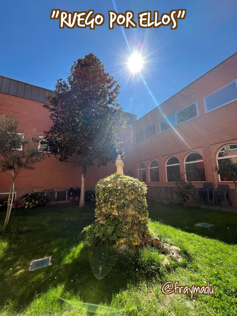 "Ruego por ellos". ¿Qué significa para ti que haya alguien rezando por ti, que te desea lo mejor, que no quiere que te pase nada malo? Jesús se lo pide hoy al Padre, pide por ti. ¿Qué respuesta le vas a dar?

#evangelio #franciscanos #oracion #intercesion #peticion #respuesta