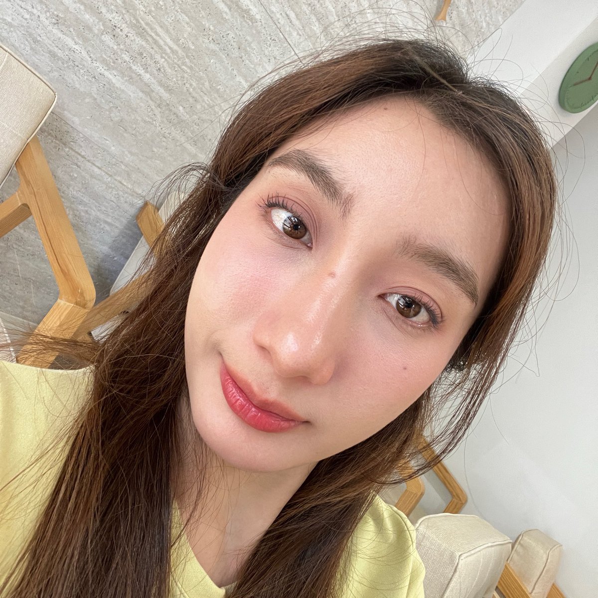 __youuuuuuuunoh's tweet image. ทุกคนต้องเคยได้ยินที่ปัดคิ้วยี่ห้อนี้ kiss me heavy rotation วันนี้ชั้นไปสอยน้องมาแล้ว ปกติเป็นคนคิ้วสีเข้มมากก เป็นปัญหาจริงๆนะ เจอตัวนี้แค่ปัด สีคิ้วก็เปลี่ยนเลย ละมุนขึ้นมาก หน้าดูซอฟเลย ใครลังเลไปลองเหอะ ไอเทมเลิ้บตัวใหม่
#Kissmethailand #Kissme #Heavyrotation #มาสคาร่าคิ้ว