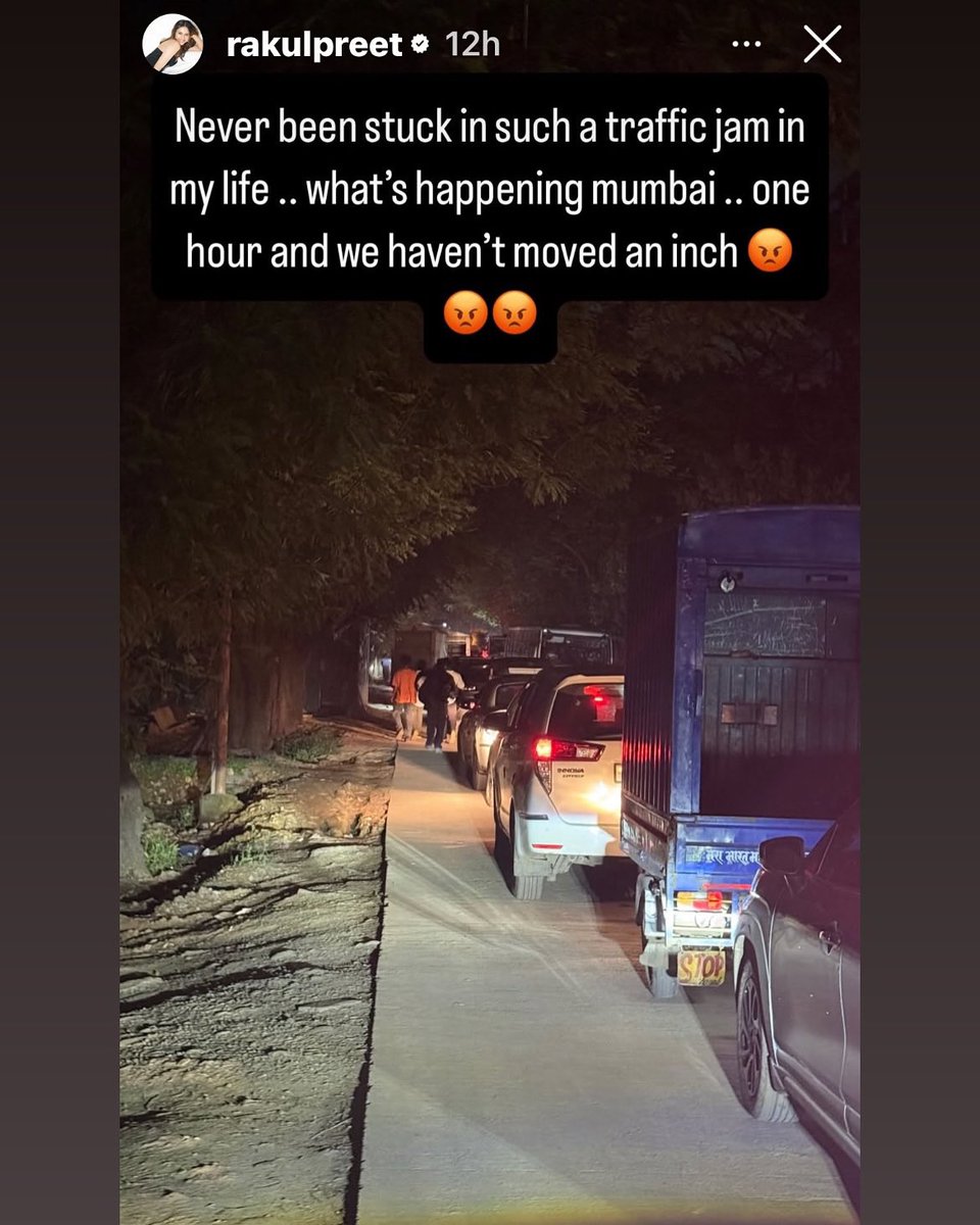 indiaforums's tweet photo. When even Rakul Preet can’t escape Mumbai traffic, you know it’s serious 😤
Every Mumbaikar be like: “Welcome to the jam fam, Rakul!” 🚗💥
.
.
.
#RakulPreet #MumbaiTraffic #MumbaikarThings #TrafficWoes #RelatableAF #CelebrityProblems #DailyJam #CityLife #IndiaForums https://t.co/cEV4SieygZ