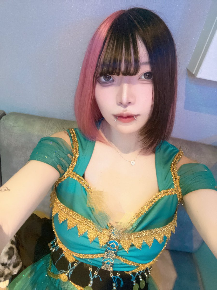 ﾜ(´๑•_•๑)