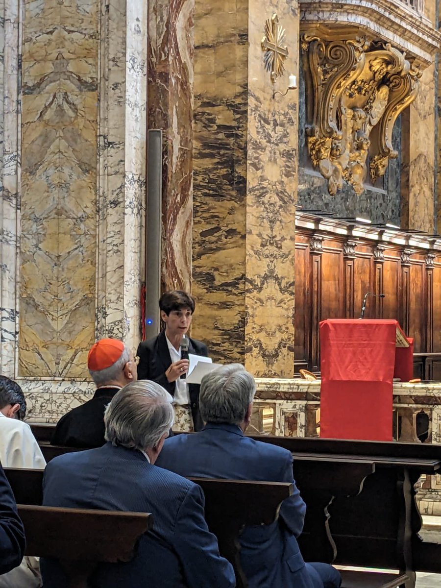 La France au Vatican (@franceauvatican) on Twitter photo À l’occasion du 80e anniversaire de la nomination de Jacques Maritain comme Ambassadeur auprès du 🇻🇦 , une plaque a été inaugurée, en hommage au philosophe et à son épouse Raissa, et bénie par le cardinal Dominique Mamberti, en présence de l’Ambassadrice. <a href="/louis_centre/">Institut Français Centre Saint-Louis</a> <a href="/KTOTV/">KTOTV</a> À l’occasion du 80e anniversaire de la nomination de Jacques Maritain comme Ambassadeur auprès du 🇻🇦 , une plaque a été inaugurée, en hommage au philosophe et à son épouse Raissa, et bénie par le cardinal Dominique Mamberti, en présence de l’Ambassadrice. <a href="/louis_centre/">Institut Français Centre Saint-Louis</a> <a href="/KTOTV/">KTOTV</a>