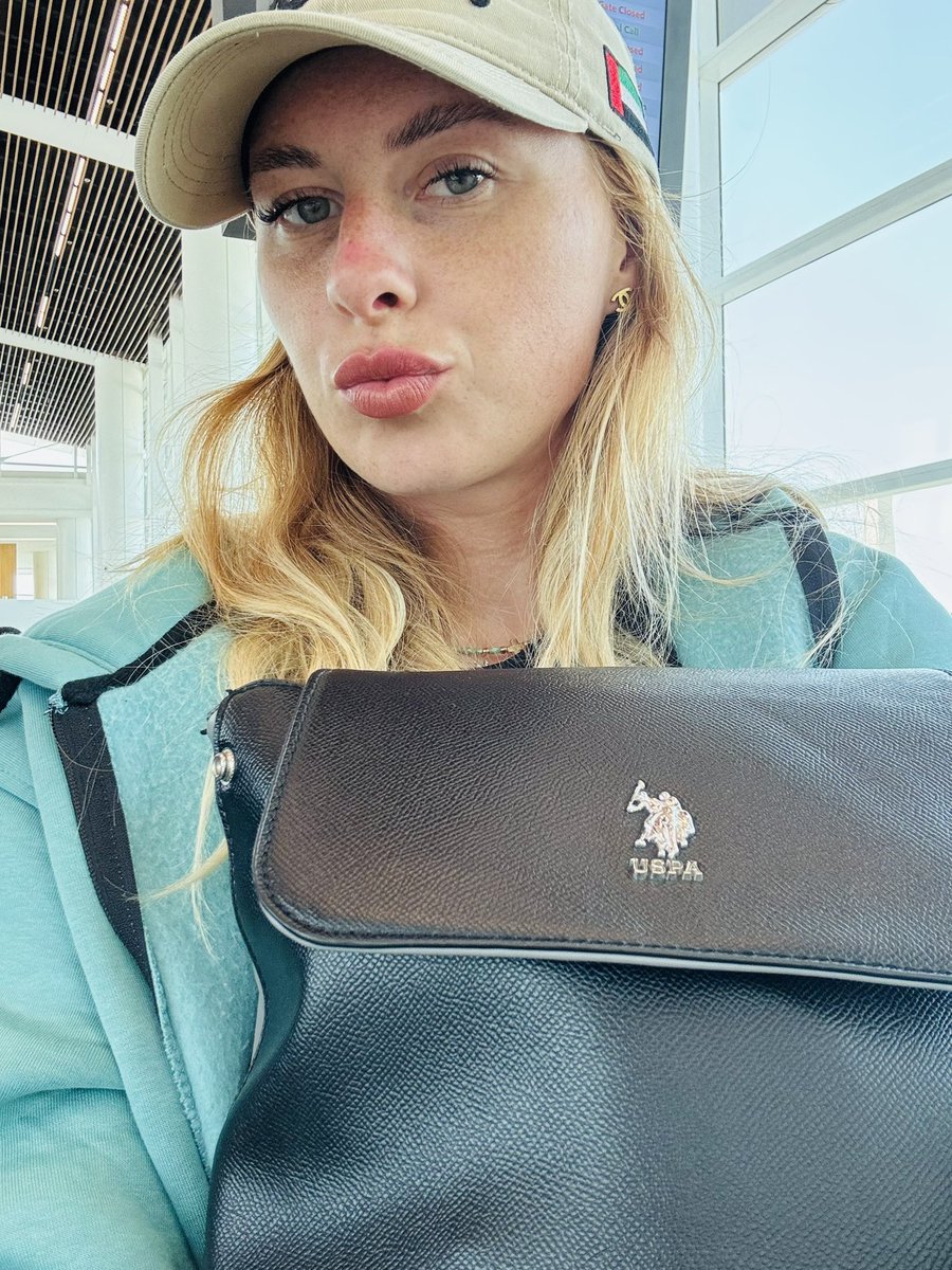Vovere1996's tweet photo. Drenched in Chloé EDP Intense, lips kissed by Kylie Jenner, and eyes that whisper “ruin your wallet for me.”
I don’t chase, baby—I attract.
Gold, gifts, and wire transfers only. 💋✨

#SpoilMe #SendFunds #GoddessEnergy #BrighterFuture #LuxuryManifested https://t.co/7XIS6X7zQ7
